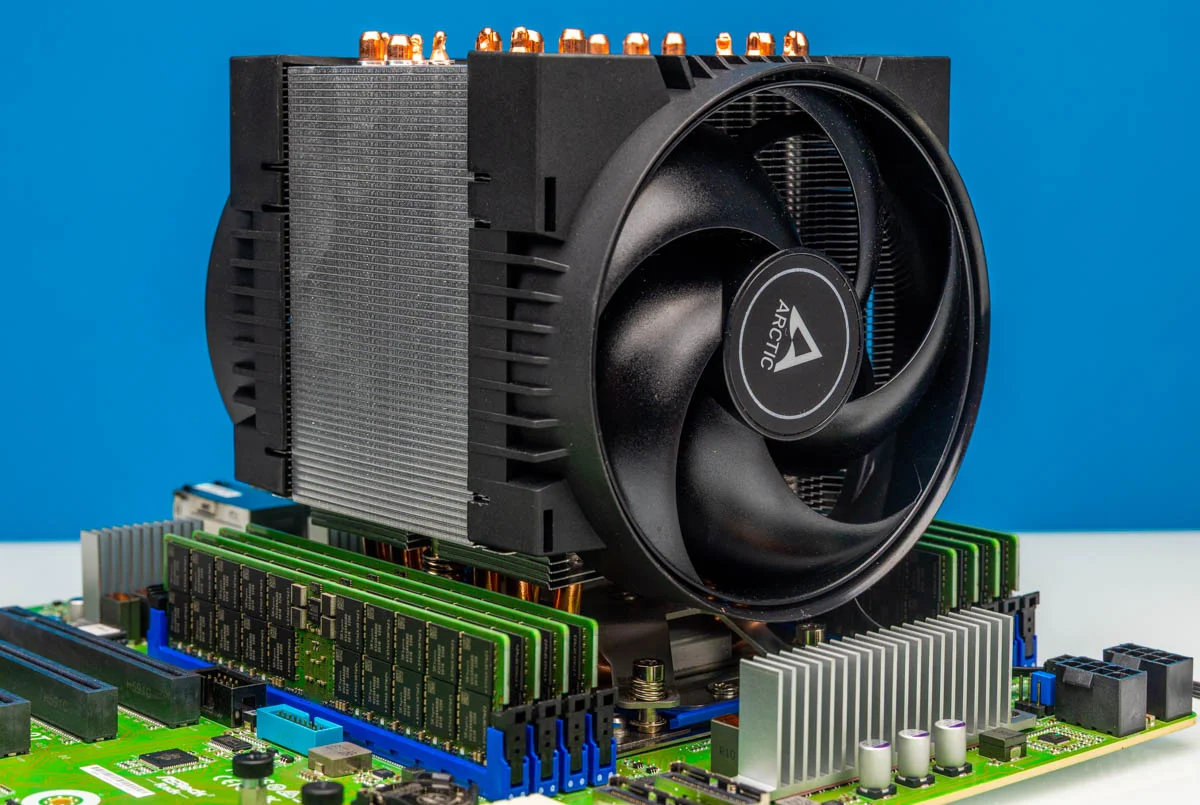 Arctic Freezer 4U-SP5 

(Also